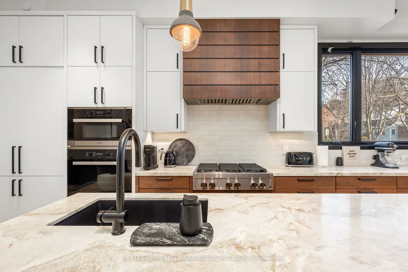 90, East Lynn, Woodbine Corridor, Toronto