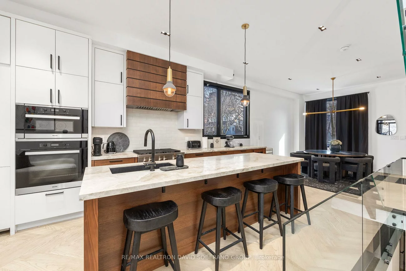 90, East Lynn, Woodbine Corridor, Toronto