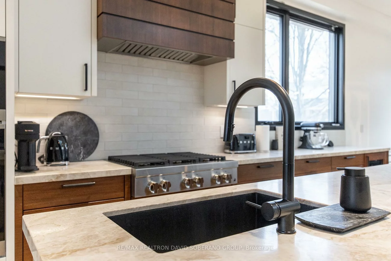 90, East Lynn, Woodbine Corridor, Toronto