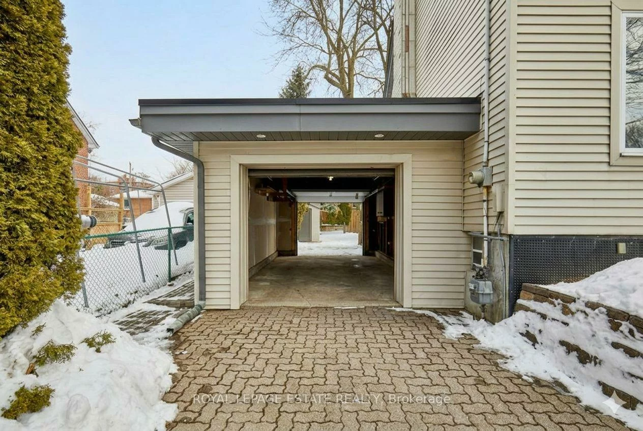 15, Squires, O'Connor-Parkview, Toronto