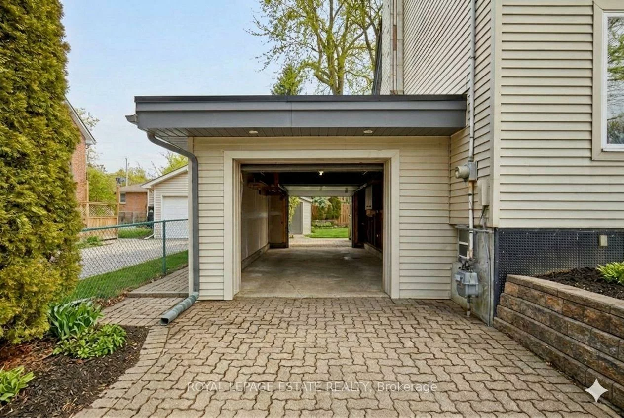 15, Squires, O'Connor-Parkview, Toronto