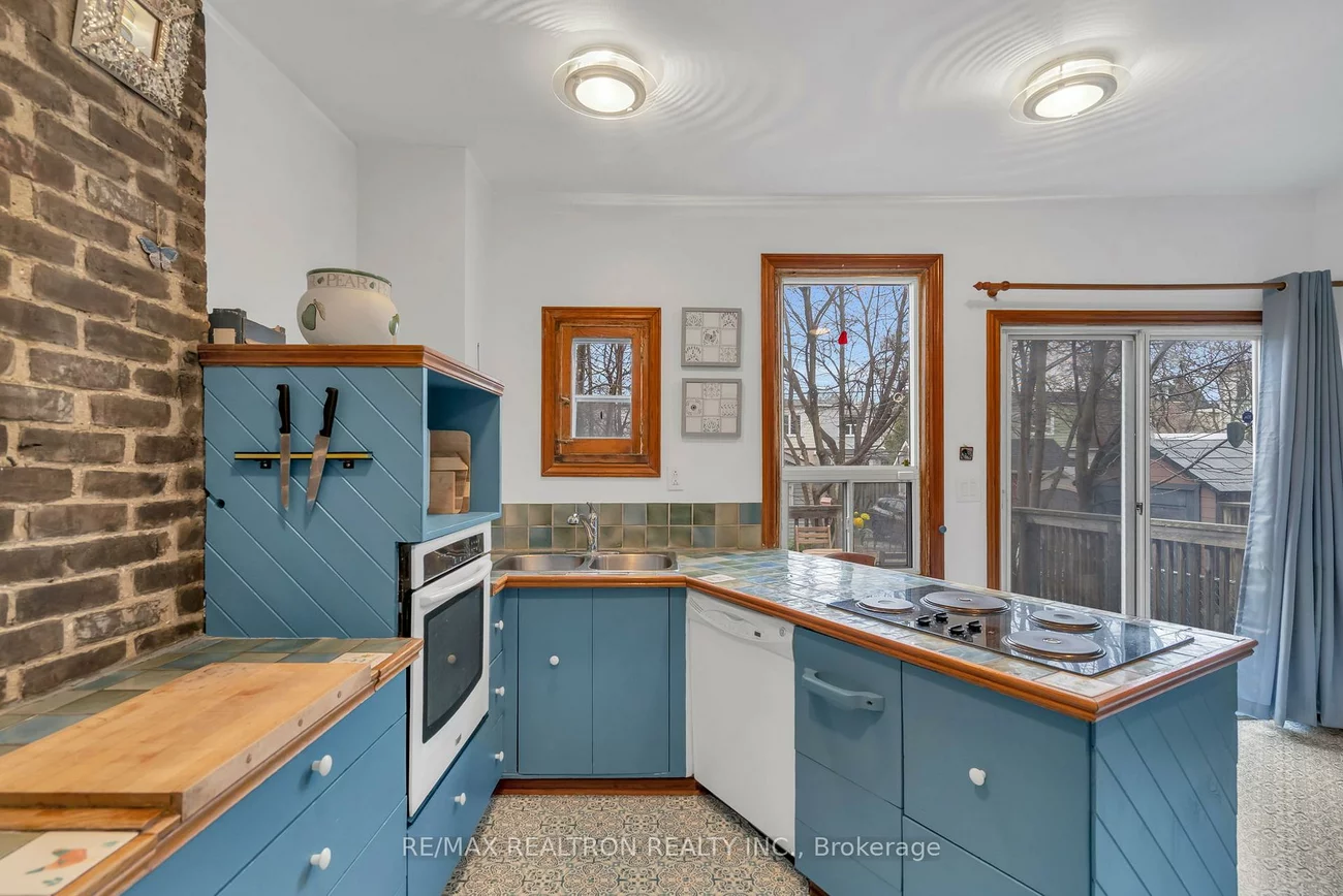 17, Baltic, Danforth, Toronto