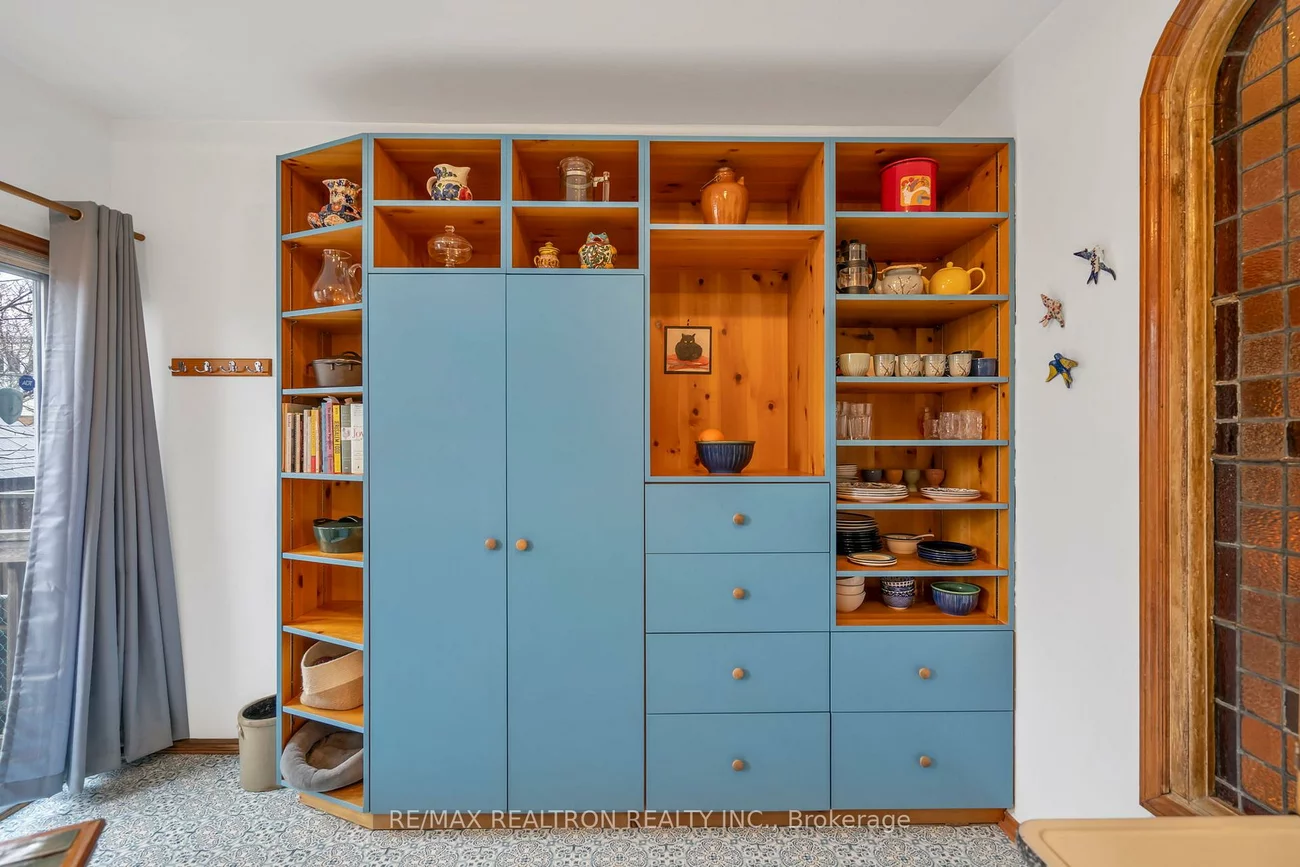 17, Baltic, Danforth, Toronto