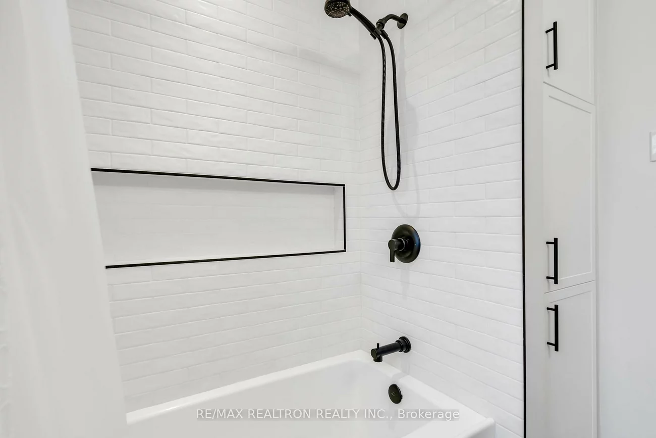 17, Baltic, Danforth, Toronto