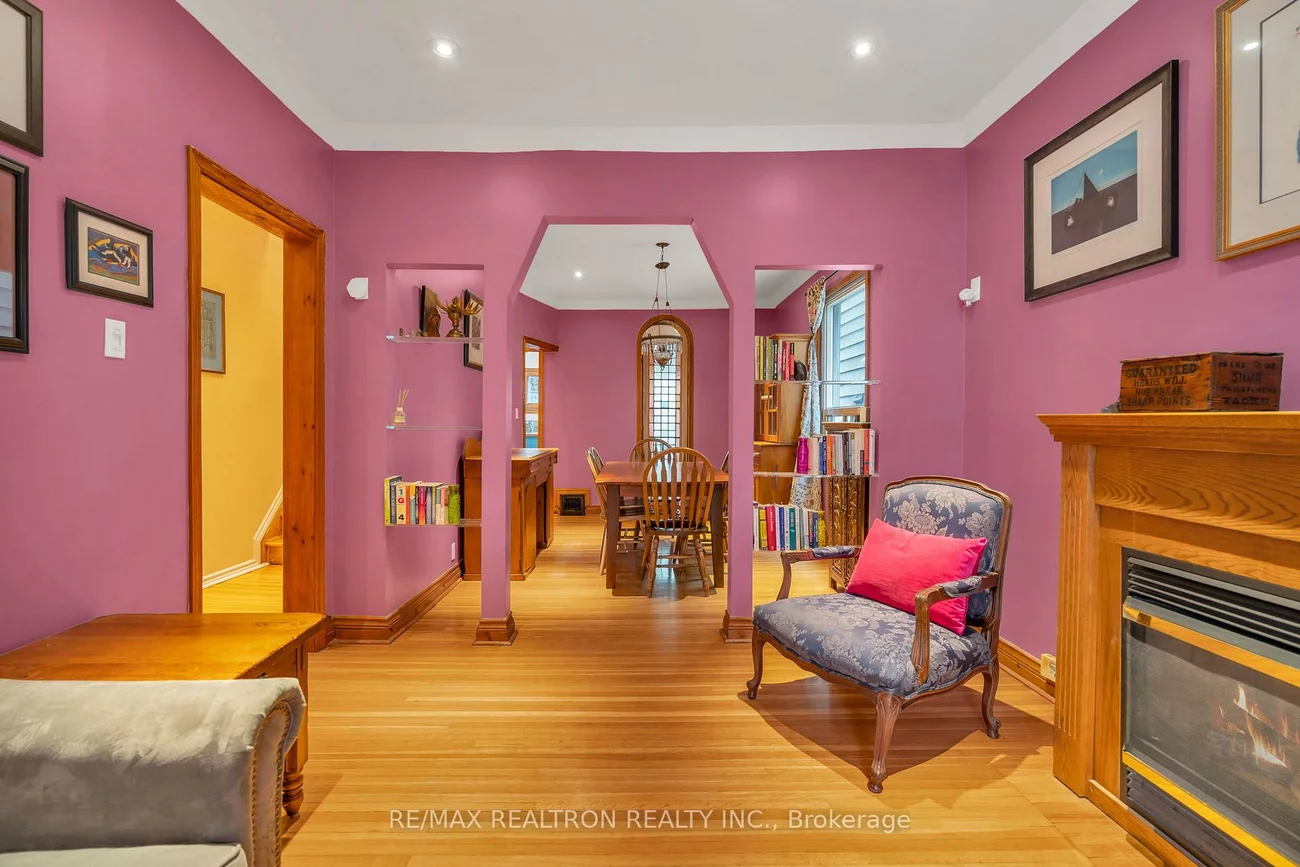 17, Baltic, Danforth, Toronto