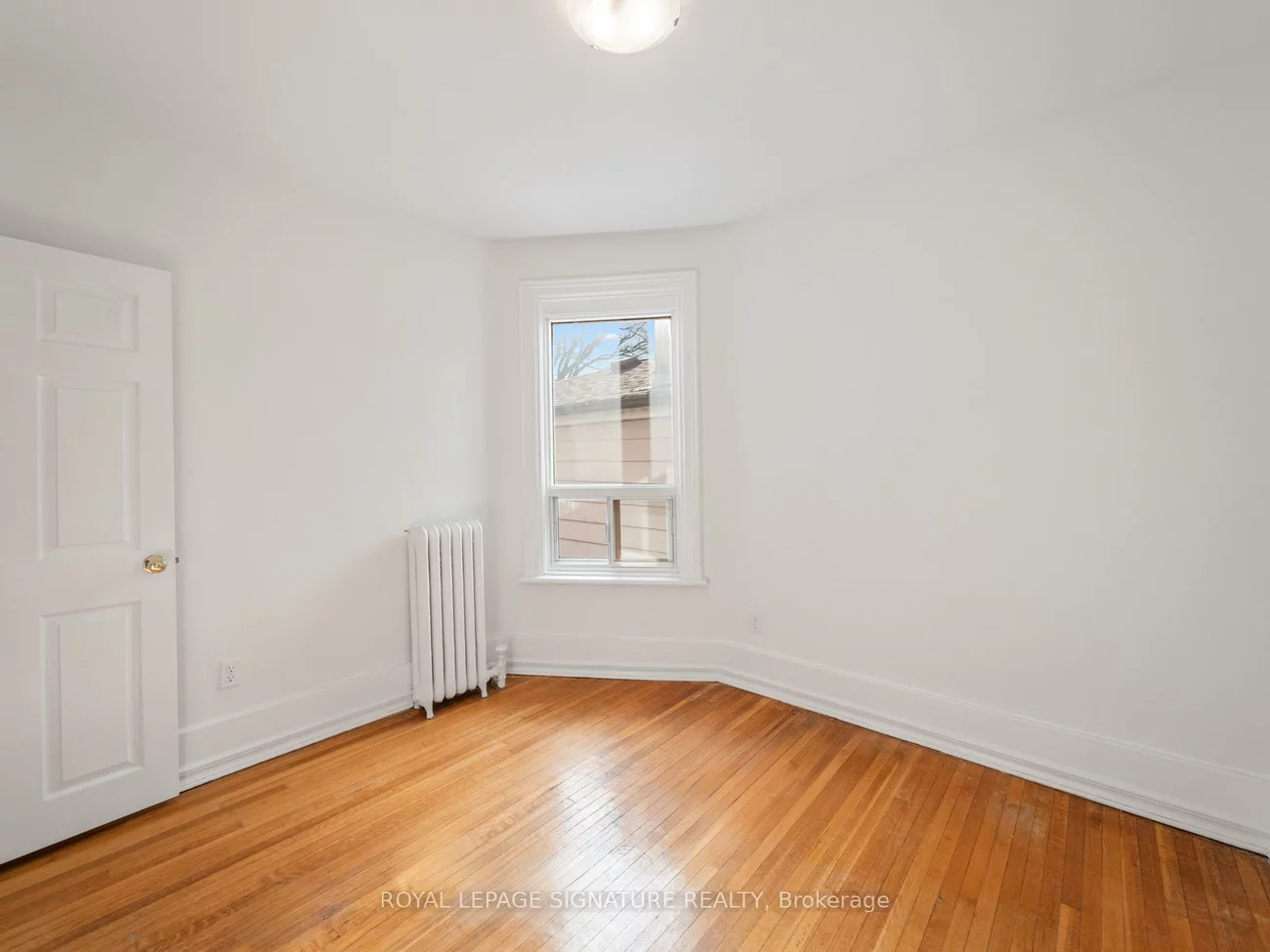 45, Eaton, Danforth, Toronto