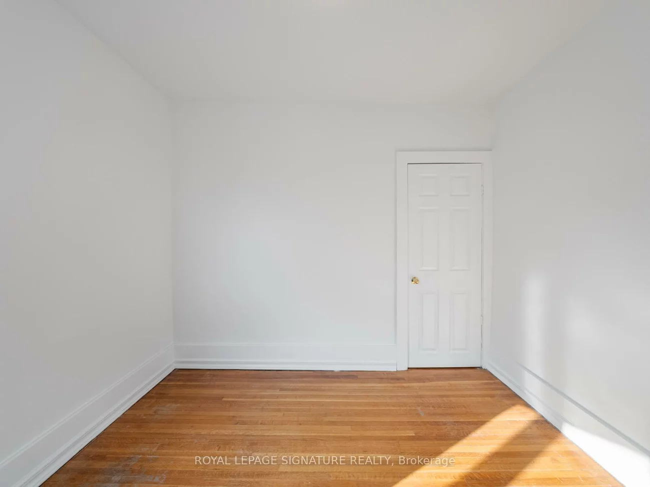 45, Eaton, Danforth, Toronto