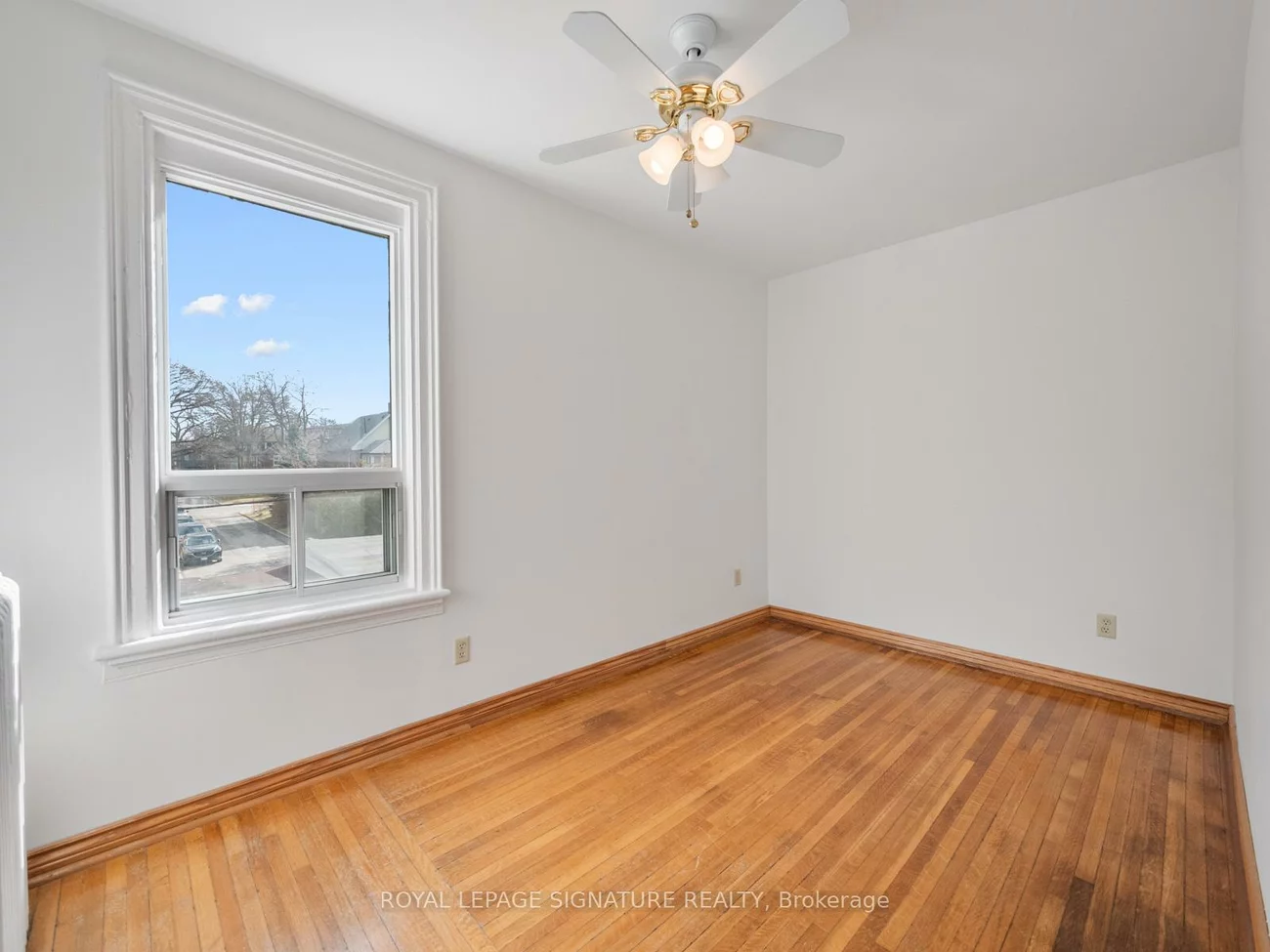 45, Eaton, Danforth, Toronto