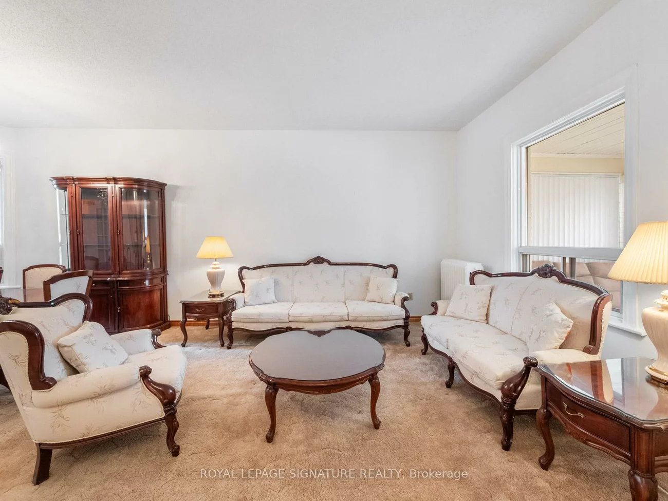 45, Eaton, Danforth, Toronto