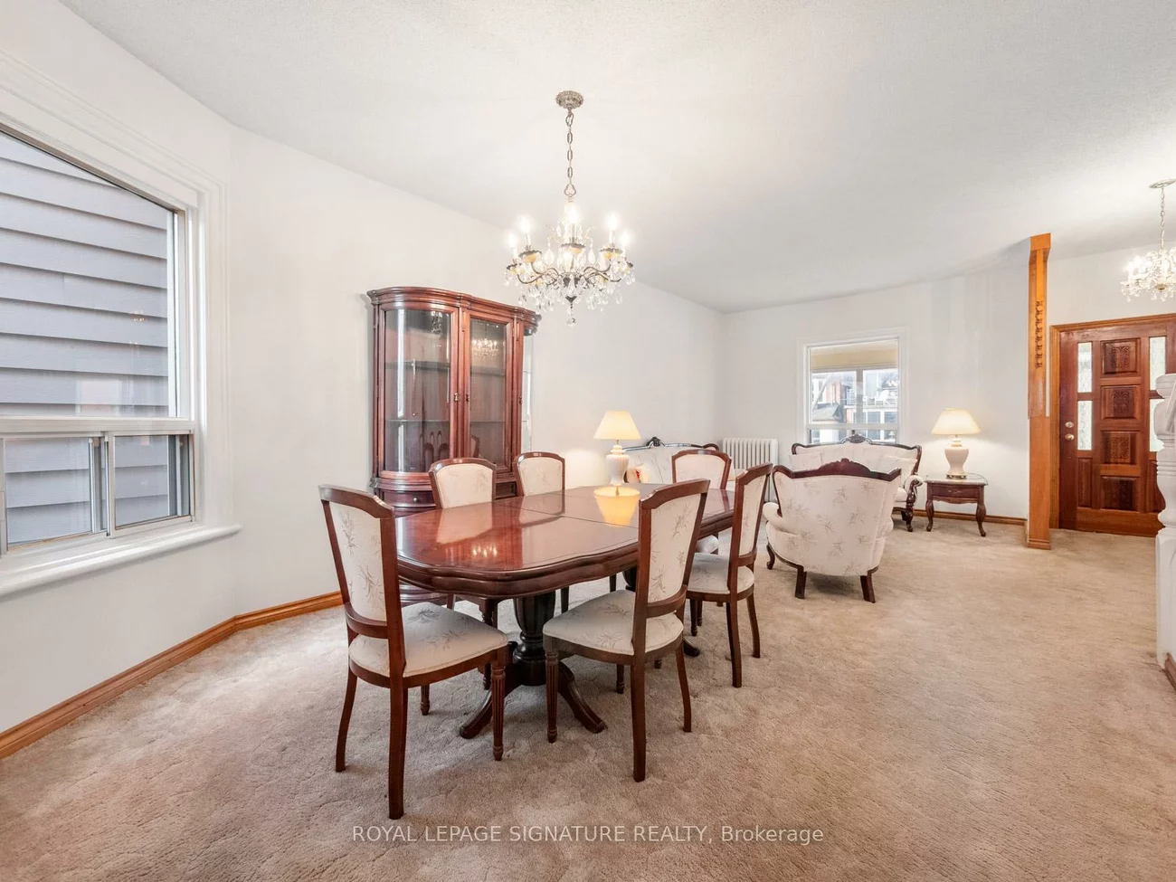 45, Eaton, Danforth, Toronto