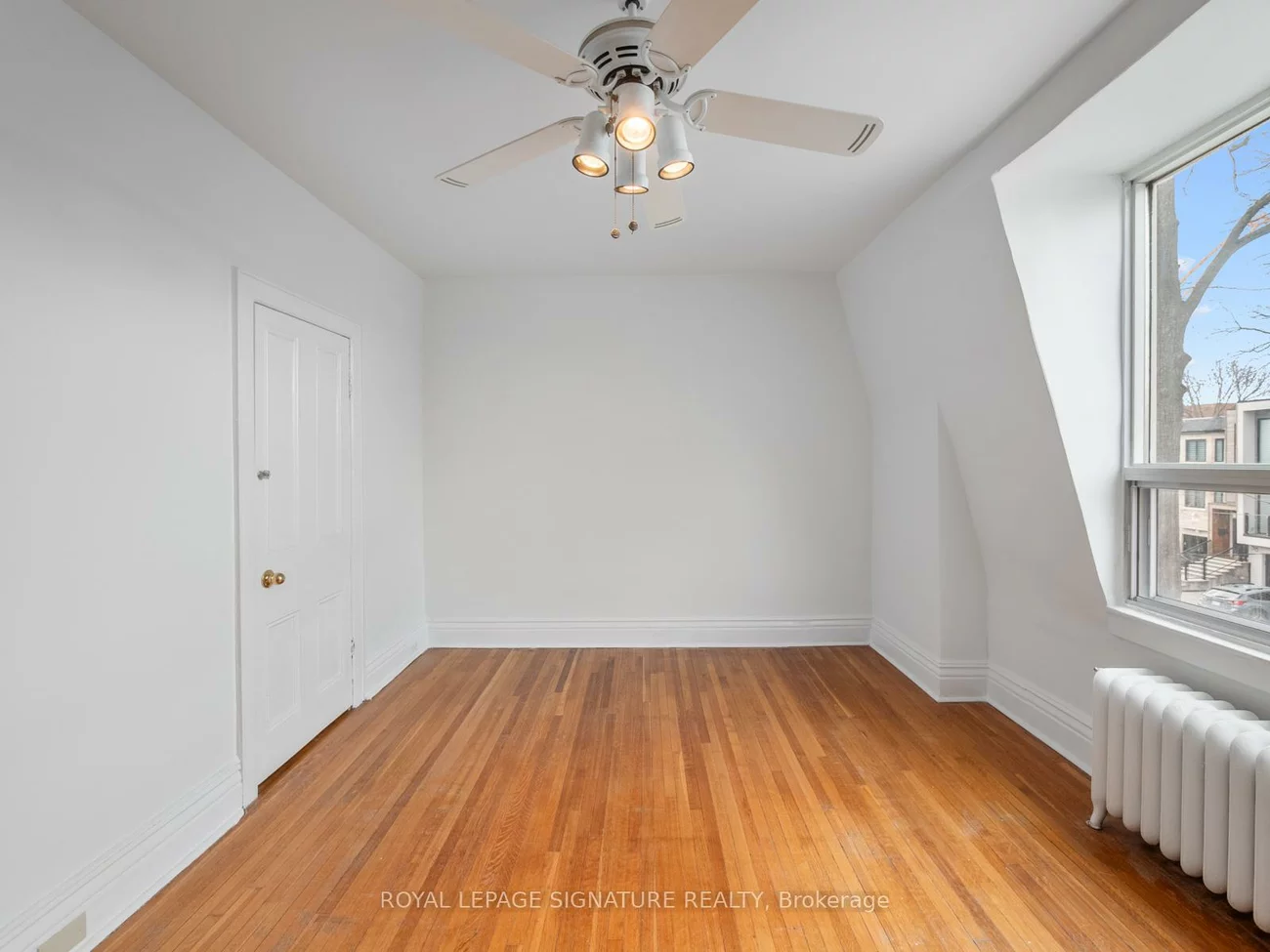 45, Eaton, Danforth, Toronto