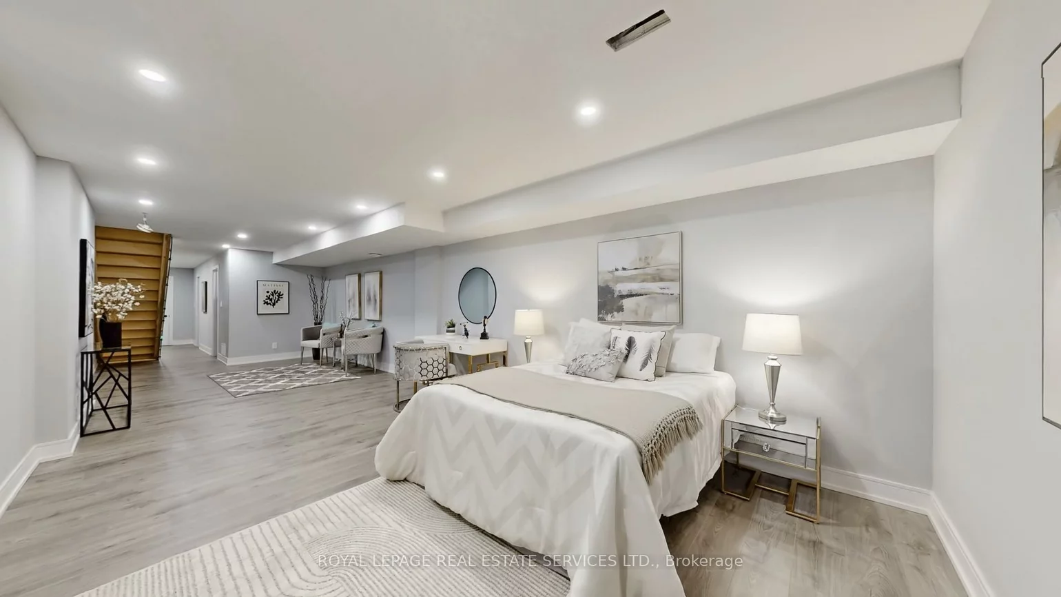 1073, Craven, Greenwood-Coxwell, Toronto