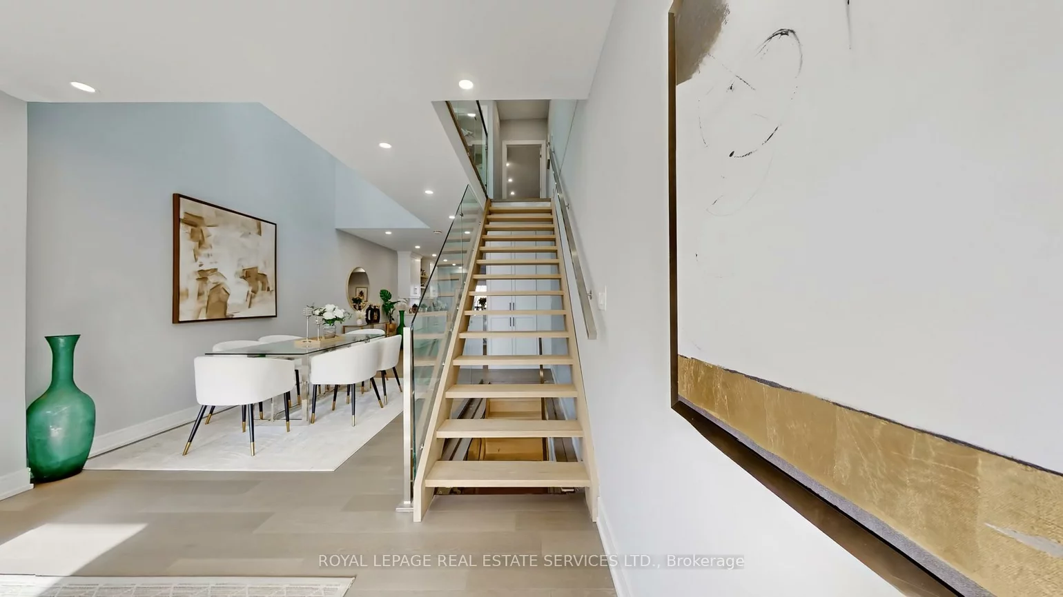 1073, Craven, Greenwood-Coxwell, Toronto