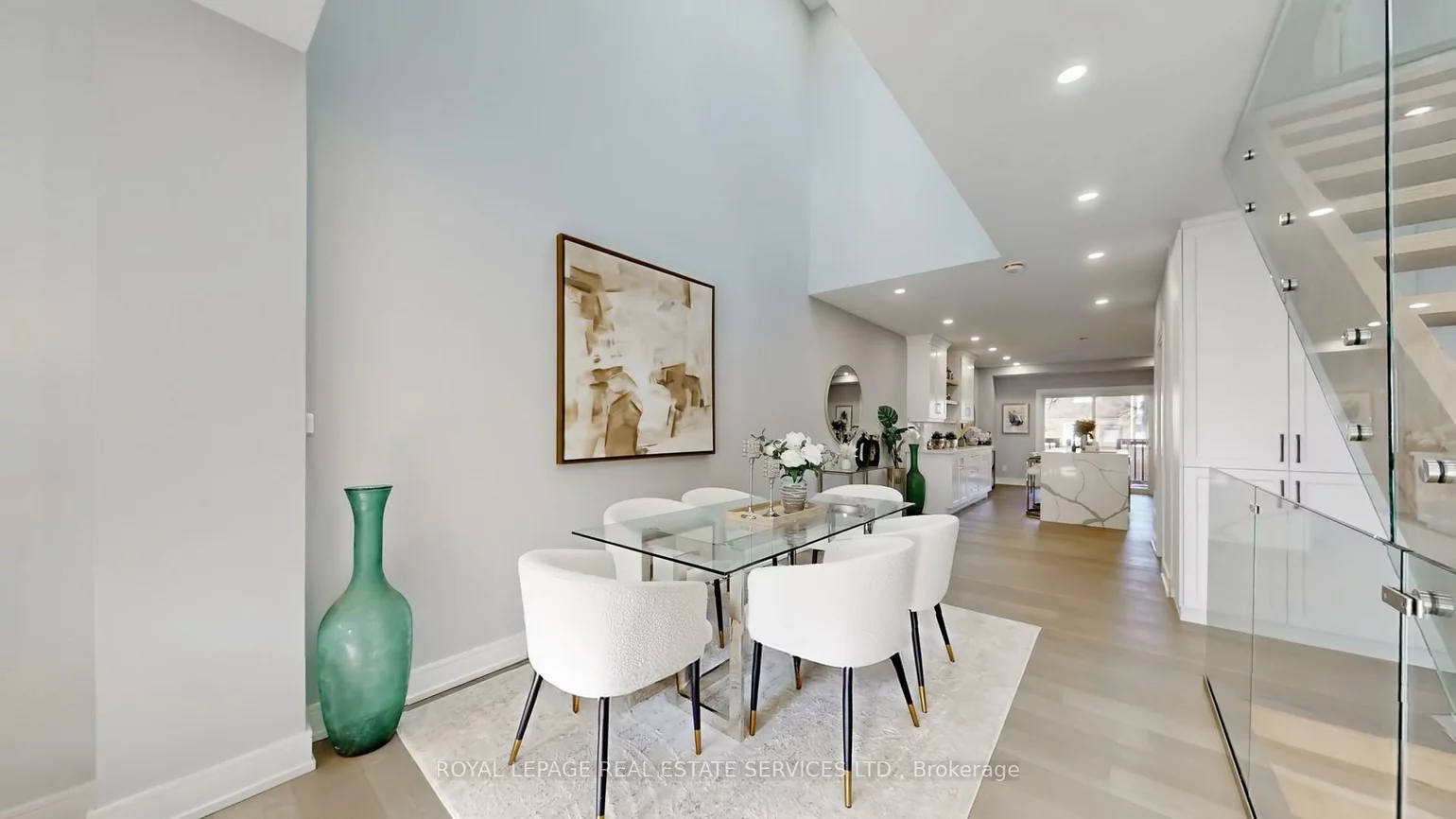 1073, Craven, Greenwood-Coxwell, Toronto