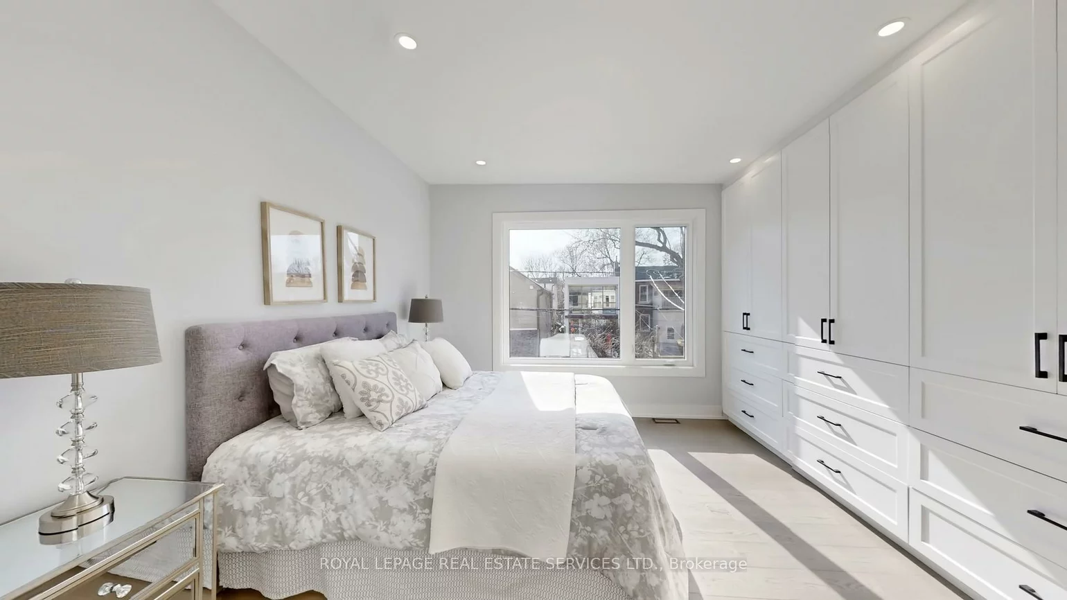 1073, Craven, Greenwood-Coxwell, Toronto