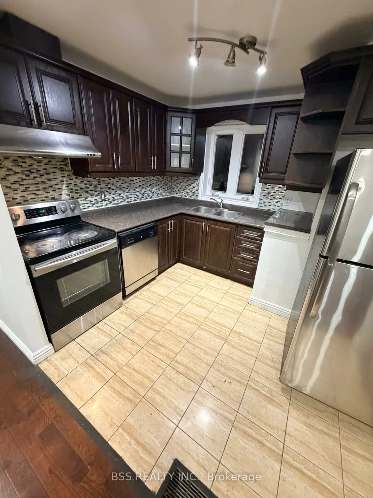 464, Warden, Oakridge, Toronto