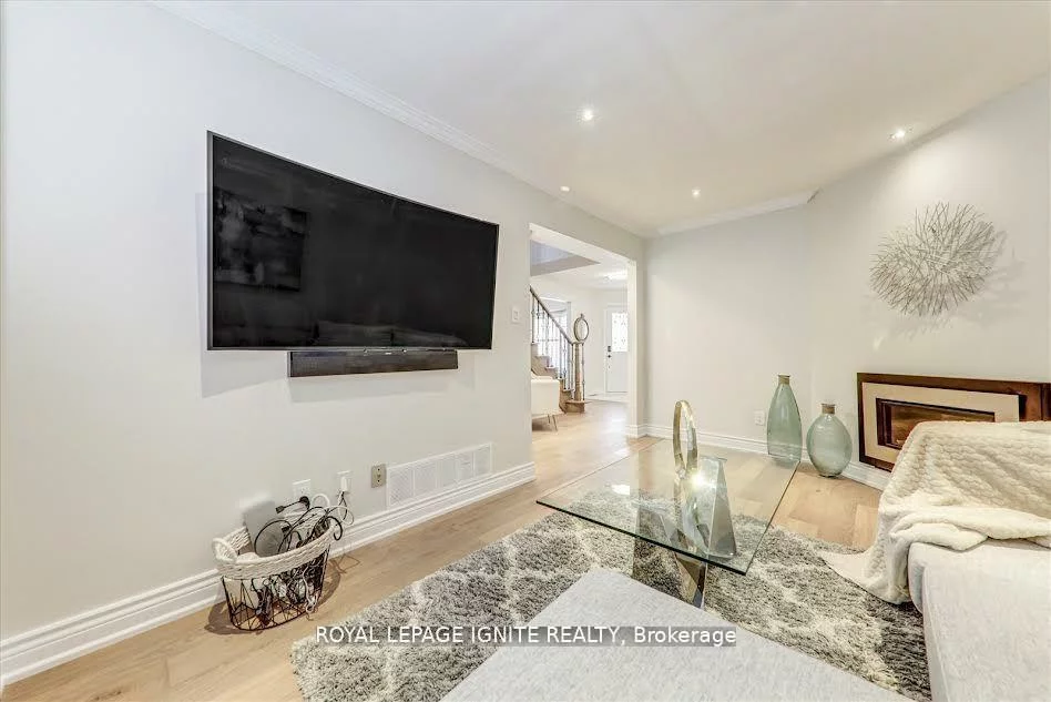 26, Halfmoon, Highland Creek, Toronto