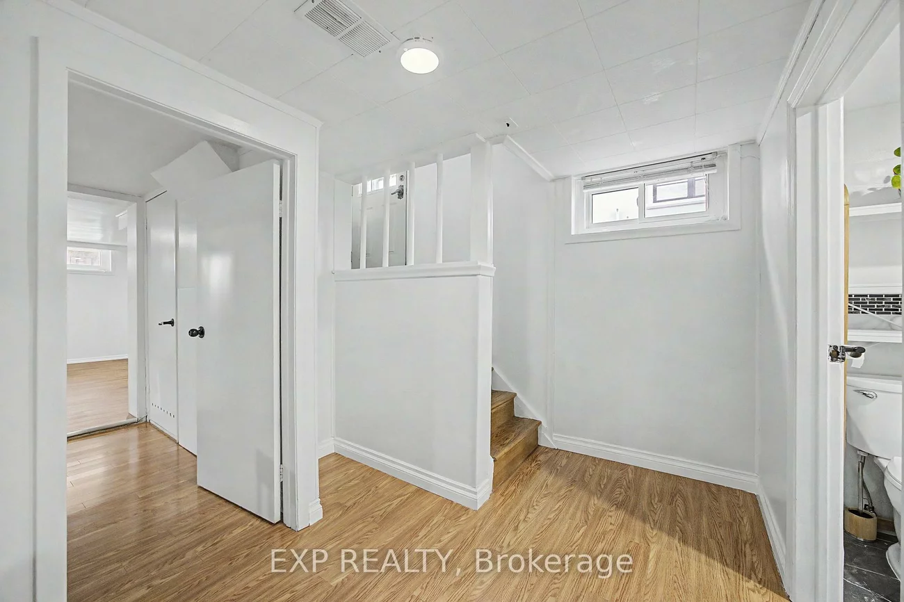 43, Yorkshire, Ionview, Toronto