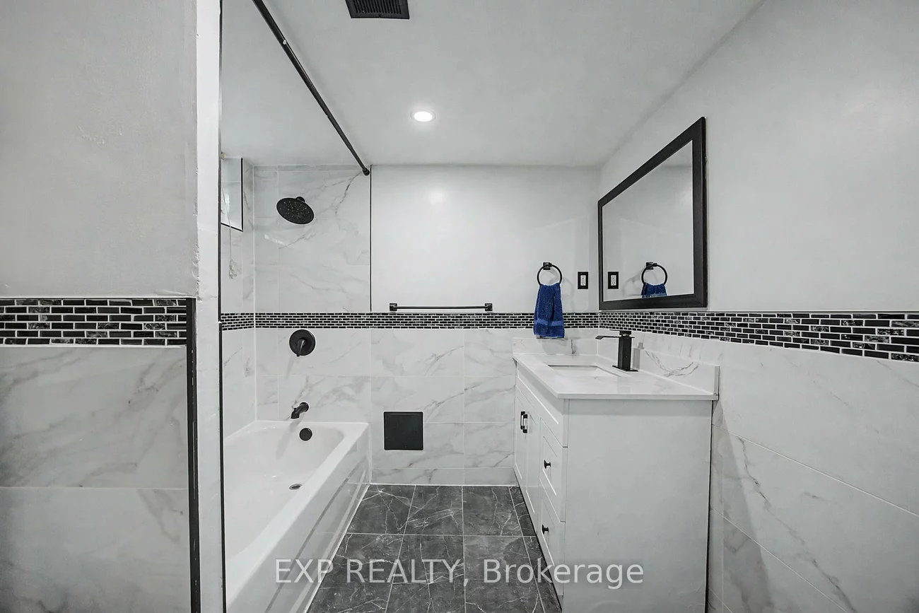 43, Yorkshire, Ionview, Toronto