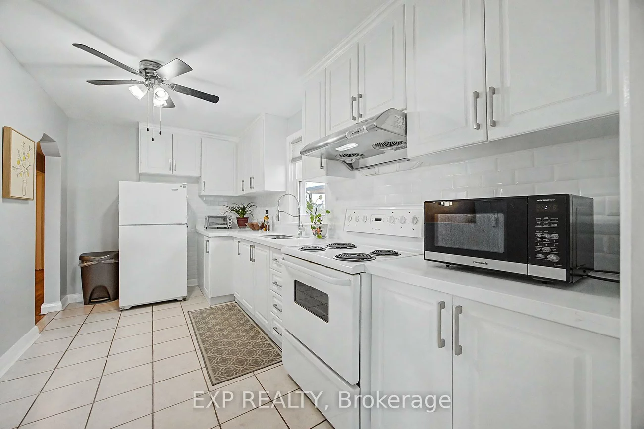 43, Yorkshire, Ionview, Toronto