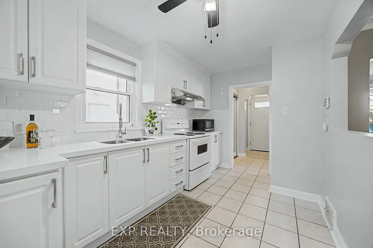 43, Yorkshire, Ionview, Toronto