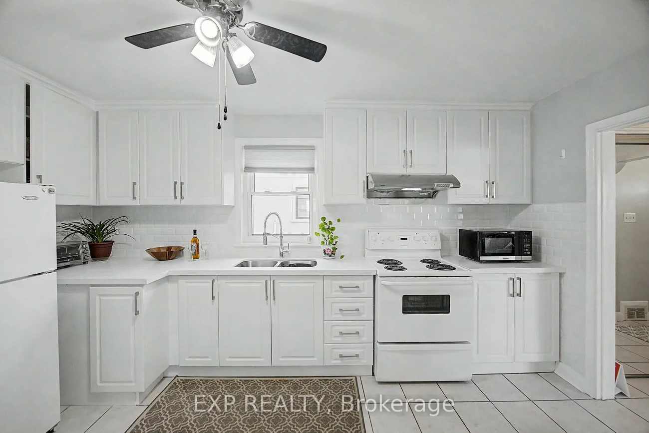 43, Yorkshire, Ionview, Toronto