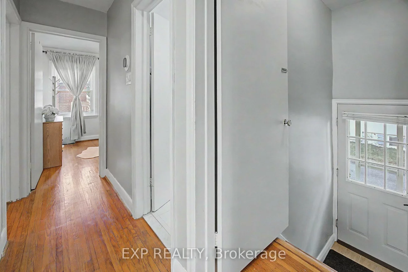 43, Yorkshire, Ionview, Toronto