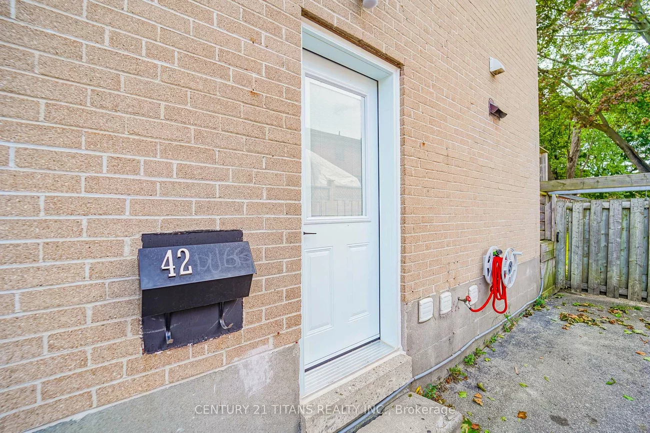 42, Pixley, West Hill, Toronto