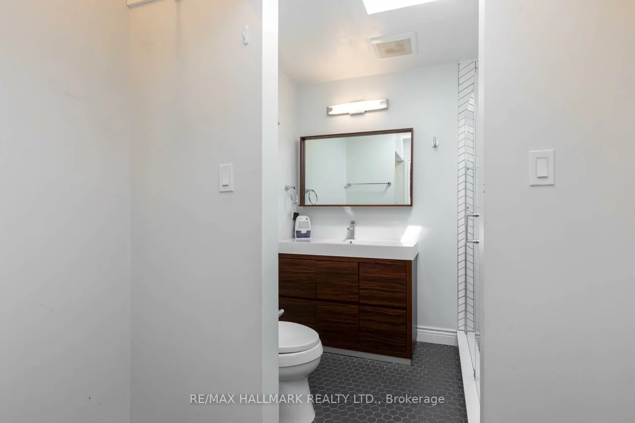 17, Mountalan, Greenwood-Coxwell, Toronto