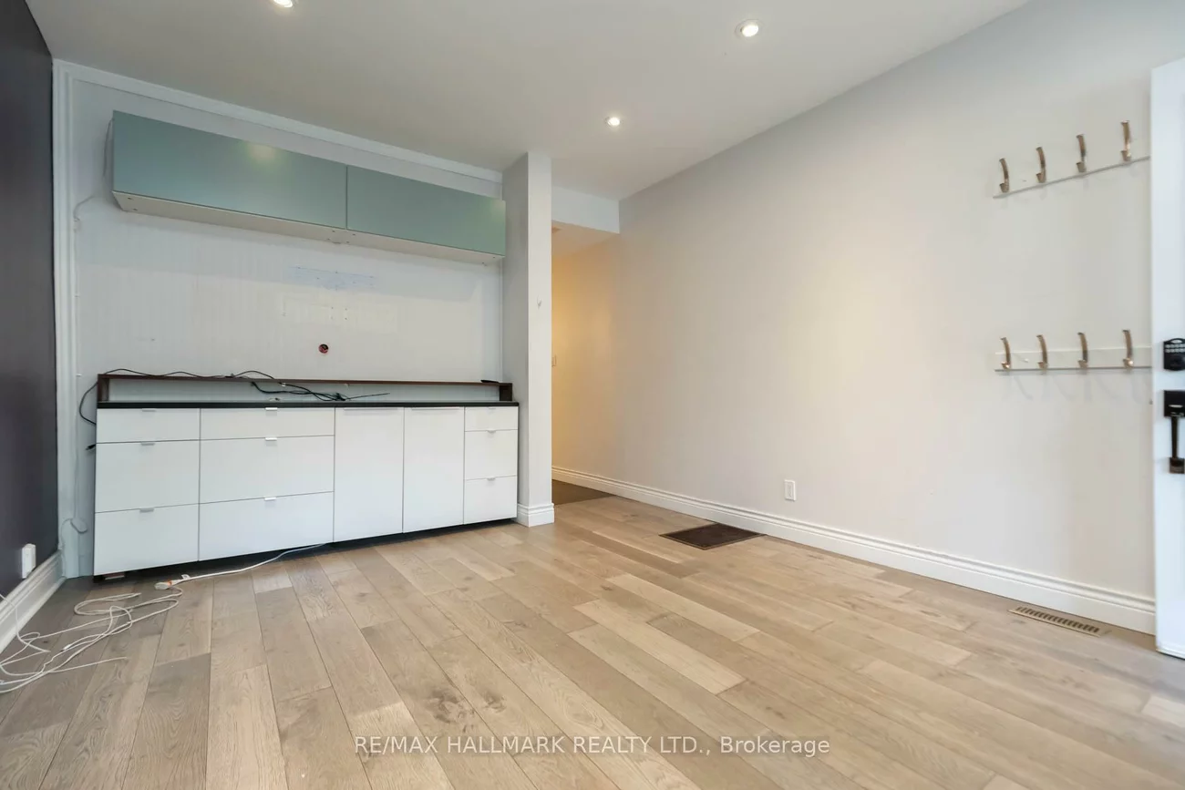 17, Mountalan, Greenwood-Coxwell, Toronto