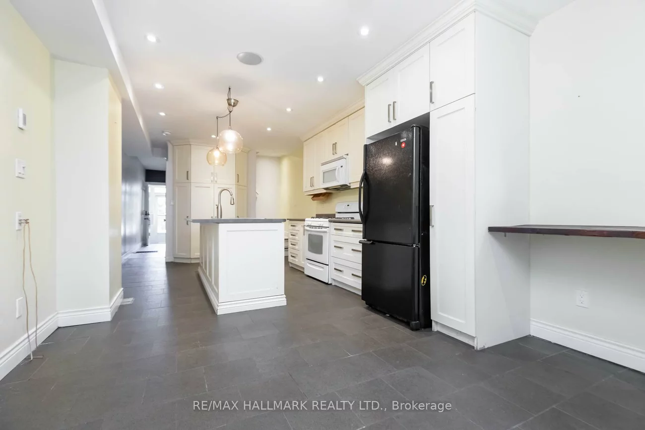 17, Mountalan, Greenwood-Coxwell, Toronto