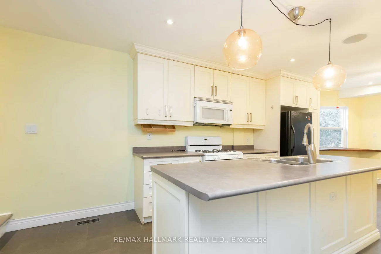 17, Mountalan, Greenwood-Coxwell, Toronto