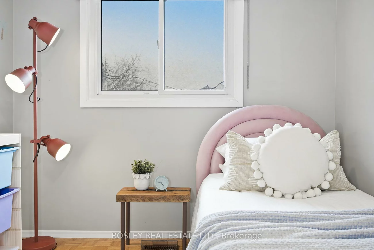 2807, St Clair, O'Connor-Parkview, Toronto