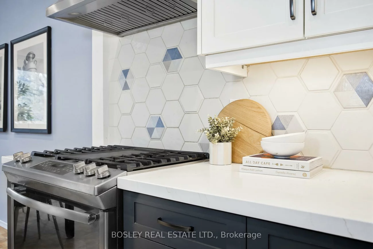 2807, St Clair, O'Connor-Parkview, Toronto