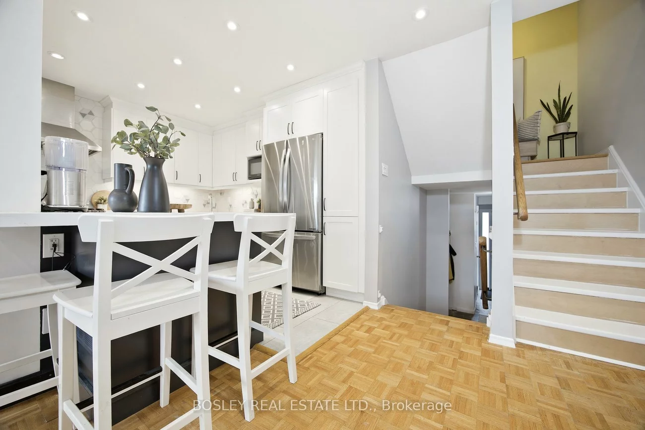 2807, St Clair, O'Connor-Parkview, Toronto