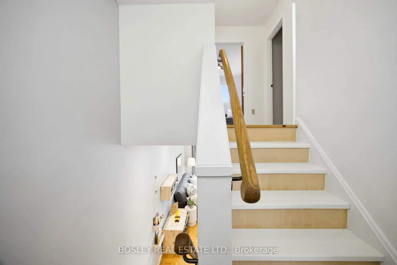 2807, St Clair, O'Connor-Parkview, Toronto