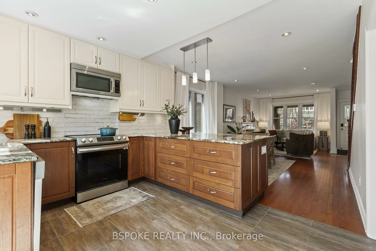 291, Gainsborough, Woodbine Corridor, Toronto