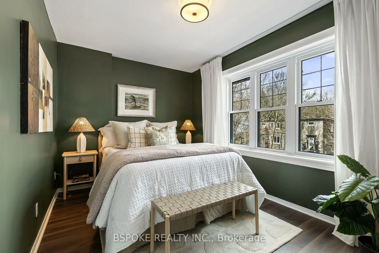 291, Gainsborough, Woodbine Corridor, Toronto