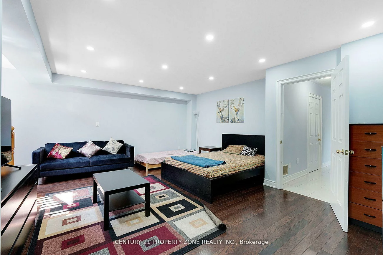 28, Seminoff, Clairlea-Birchmount, Toronto