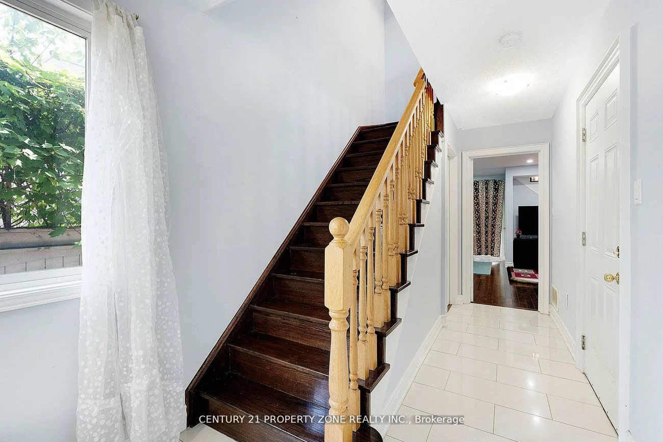 28, Seminoff, Clairlea-Birchmount, Toronto