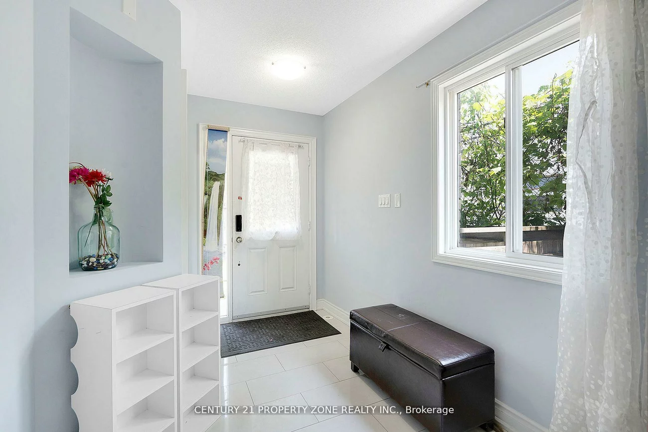 28, Seminoff, Clairlea-Birchmount, Toronto