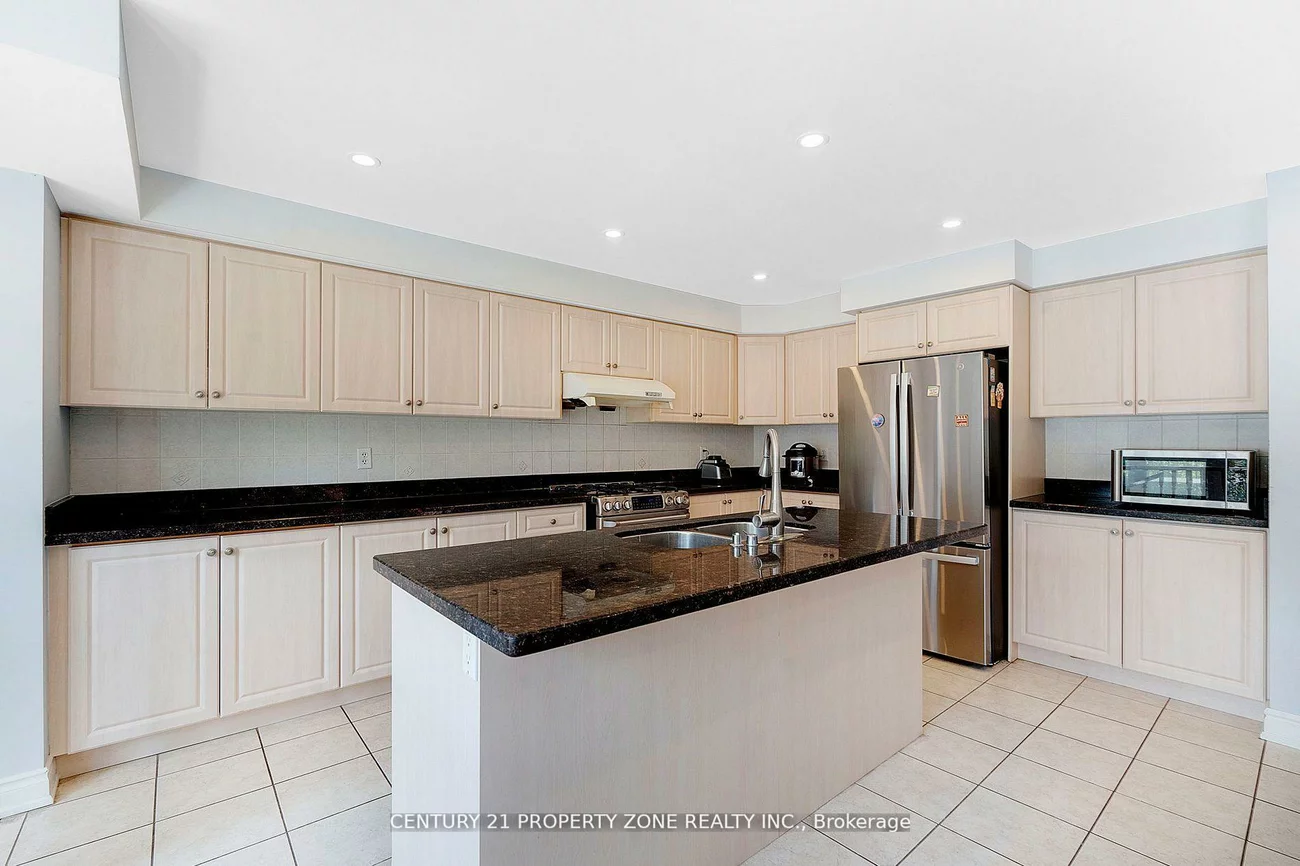28, Seminoff, Clairlea-Birchmount, Toronto