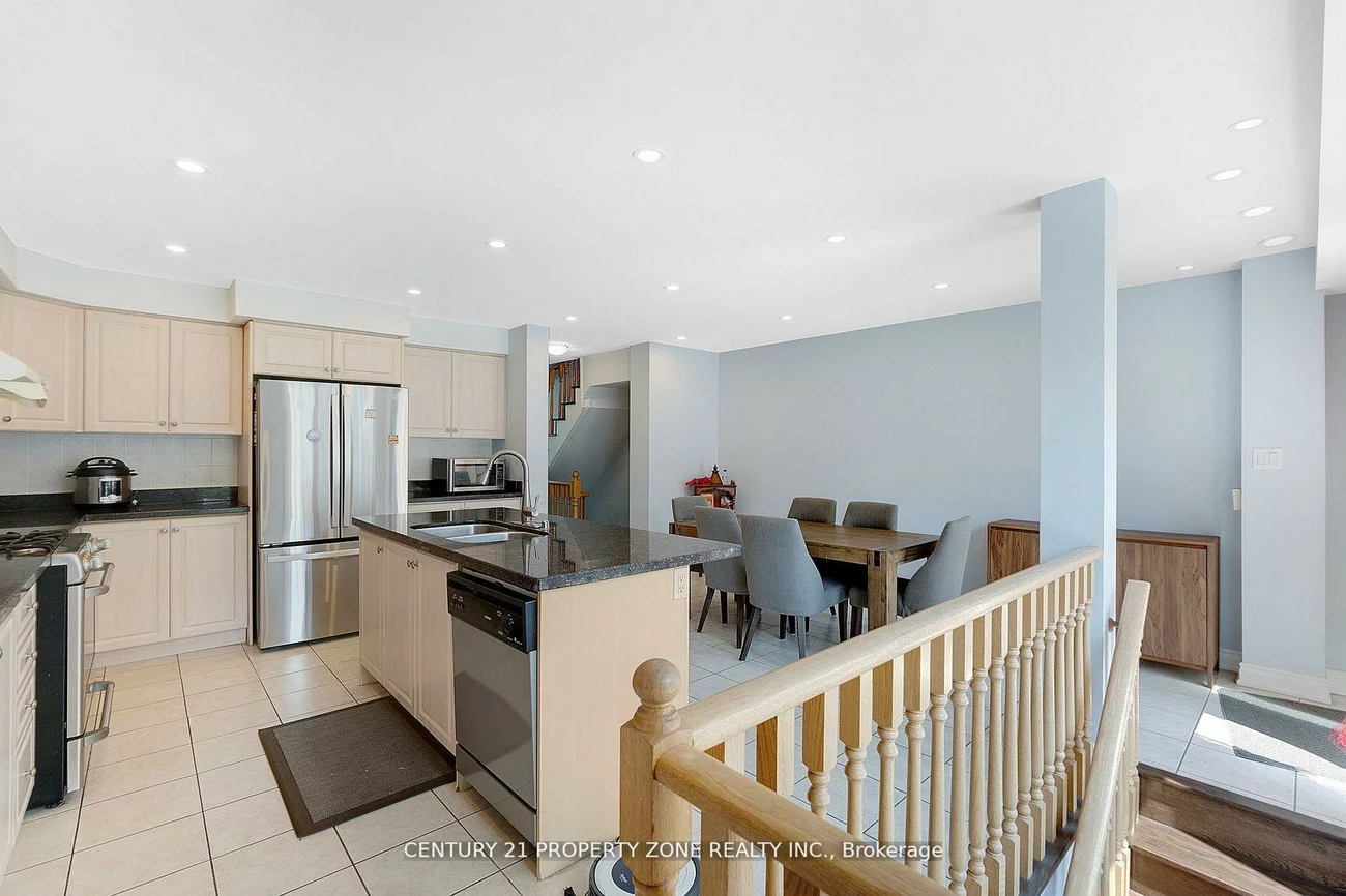 28, Seminoff, Clairlea-Birchmount, Toronto