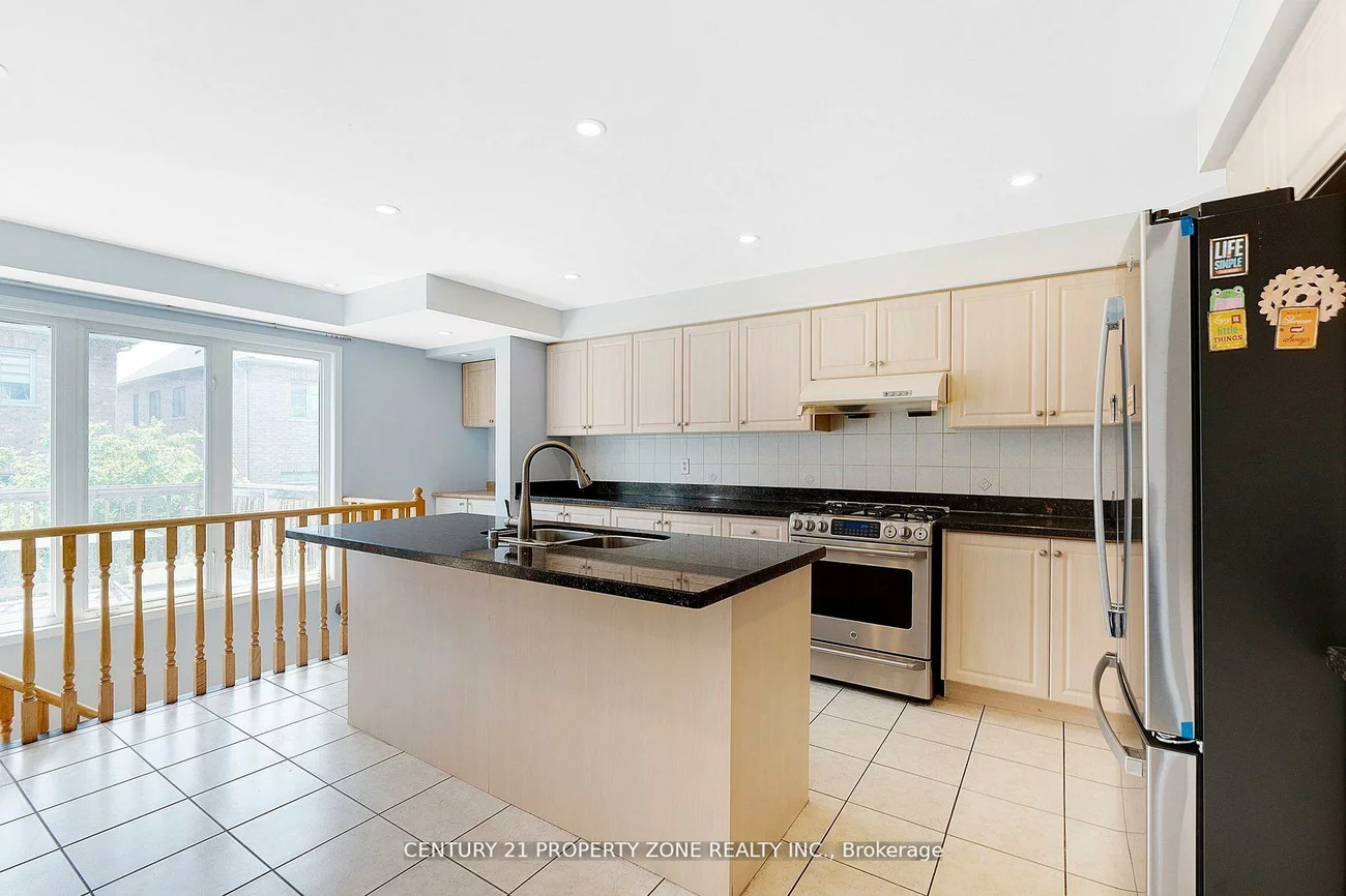 28, Seminoff, Clairlea-Birchmount, Toronto