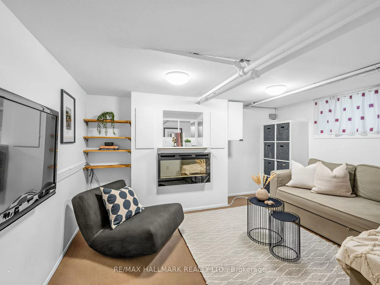 86, Mortimer, Broadview North, Toronto