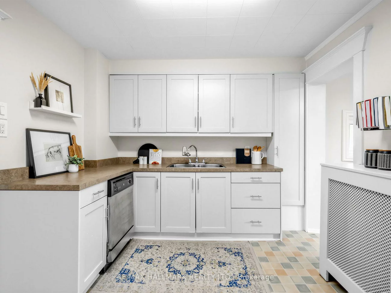 86, Mortimer, Broadview North, Toronto