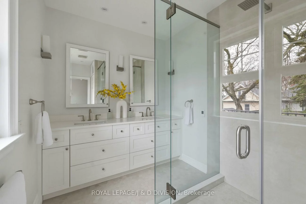 85, Wheeler, The Beaches, Toronto