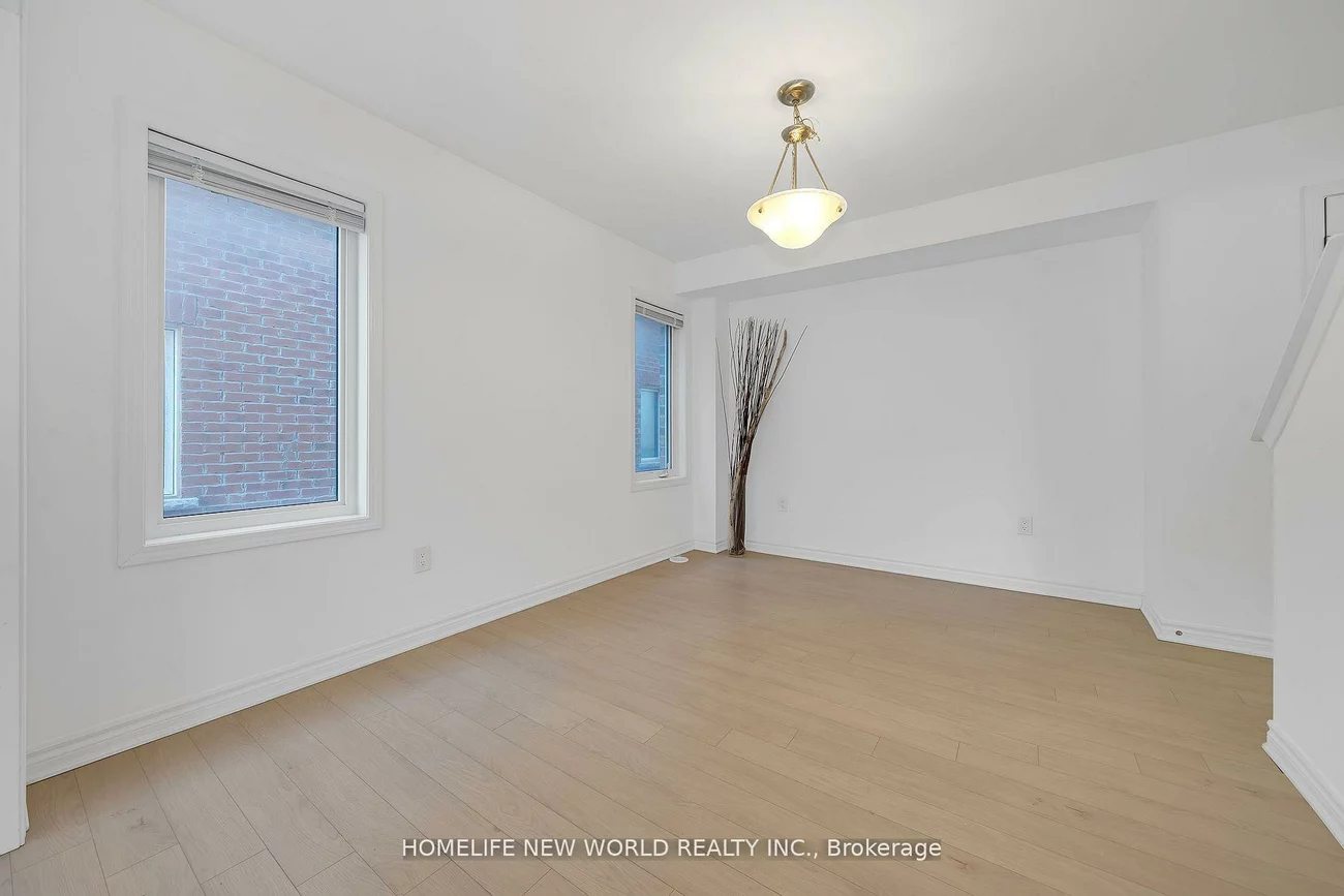 32, Fusilier, Clairlea-Birchmount, Toronto