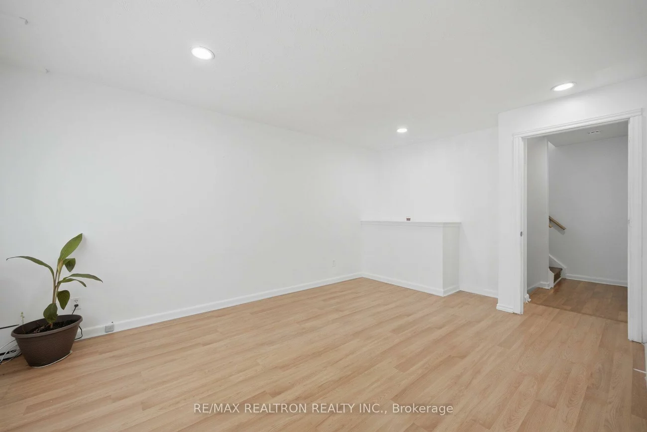 87, Overture, West Hill, Toronto