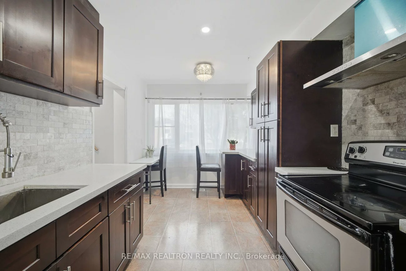 87, Overture, West Hill, Toronto